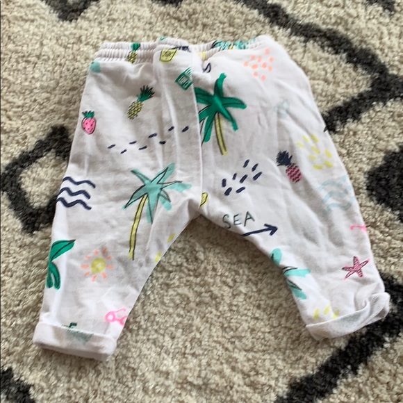 Zara baby girl pants (thin sweat pant style). - Picture 3 of 3